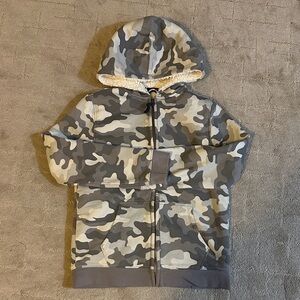 Lands' End Gray Camouflage Sherpa Lined Kids Hoodie size Medium